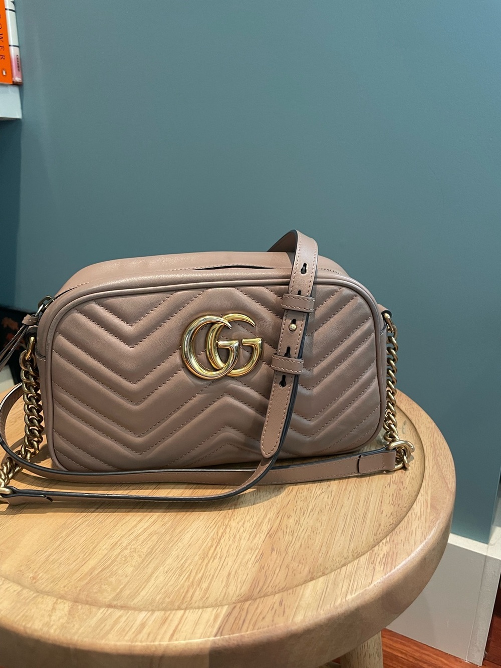 Gucci Marmont Leather Camera Bag in Pink Taupe - Picture 3 of 10